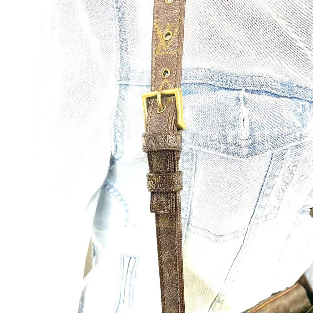 Louis Vuitton Messenger Bag 💯 Authentic! - Picture 8 of 16